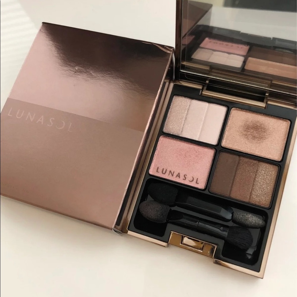 Lunasol soft beige eyeshadow palette